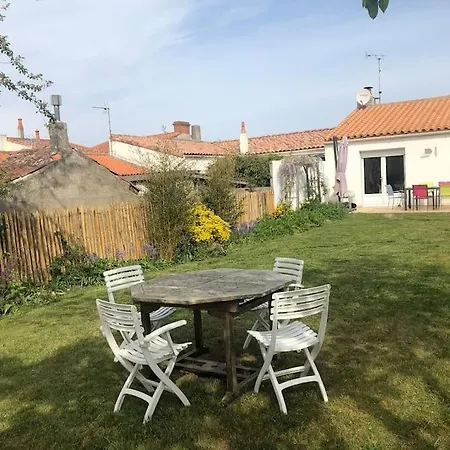 Maison Recemment Renovee, 10 Mn A Pied Gare Tgv Et Plage Prázdninový dům