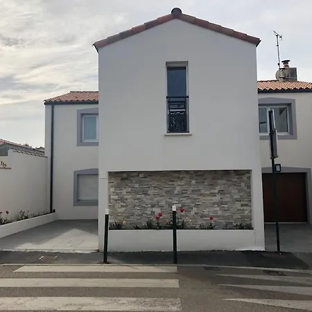 Maison Recemment Renovee, 10 Mn A Pied Gare Tgv Et Plage Prázdninový dům